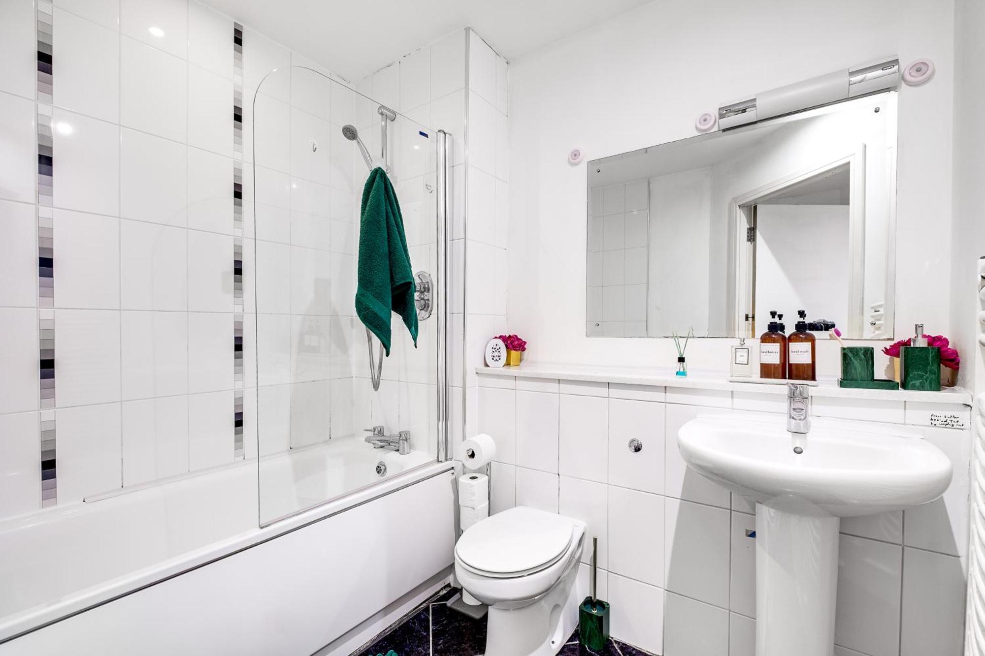 Ultra Stylish 2 Bedroom Apt Centrally Located เบอร์มิงแฮม ภายนอก รูปภาพ