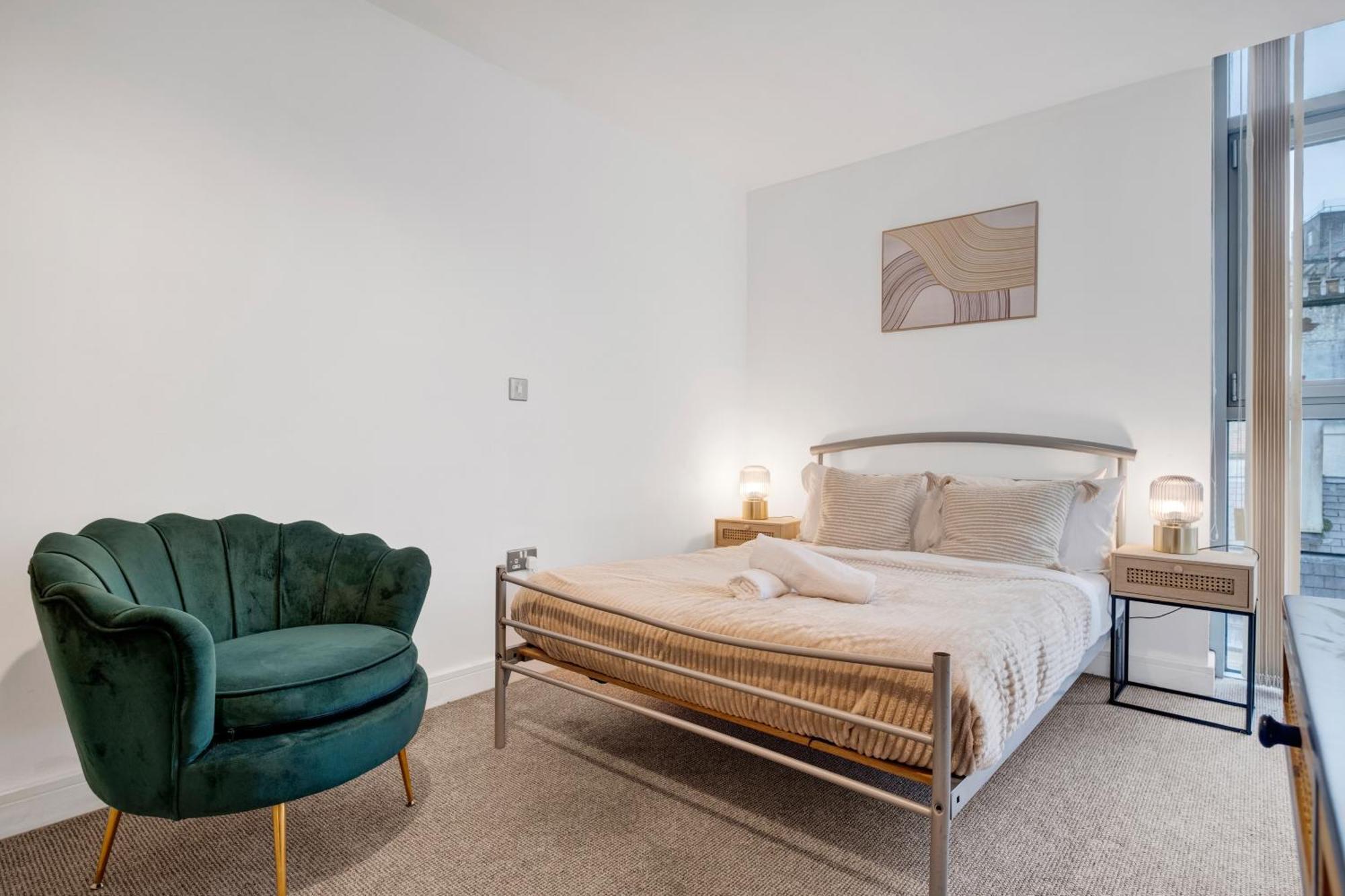 Ultra Stylish 2 Bedroom Apt Centrally Located เบอร์มิงแฮม ภายนอก รูปภาพ